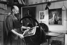 104429 Portret van Hans Marinus van Dokkum, geboren Rotterdam 23 oktober 1908, kunstschilder en graficus te Utrecht , ...